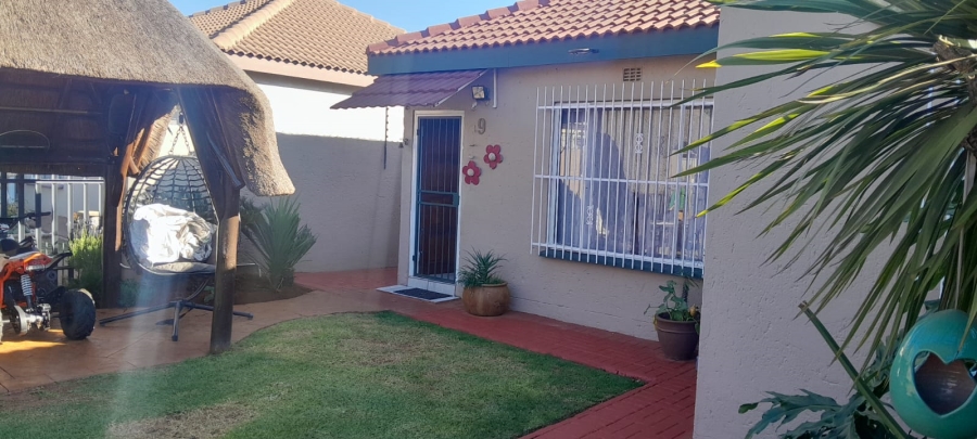 3 Bedroom Property for Sale in Eike Park Gauteng