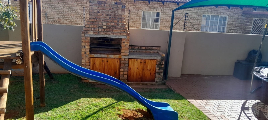 3 Bedroom Property for Sale in Eike Park Gauteng
