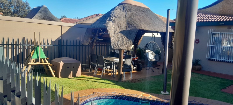 3 Bedroom Property for Sale in Eike Park Gauteng