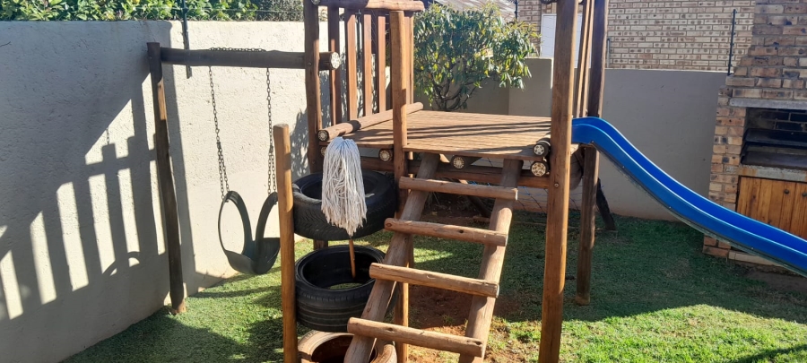 3 Bedroom Property for Sale in Eike Park Gauteng