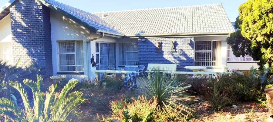 3 Bedroom Property for Sale in Helikonpark Gauteng