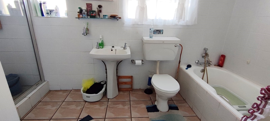 3 Bedroom Property for Sale in Helikonpark Gauteng