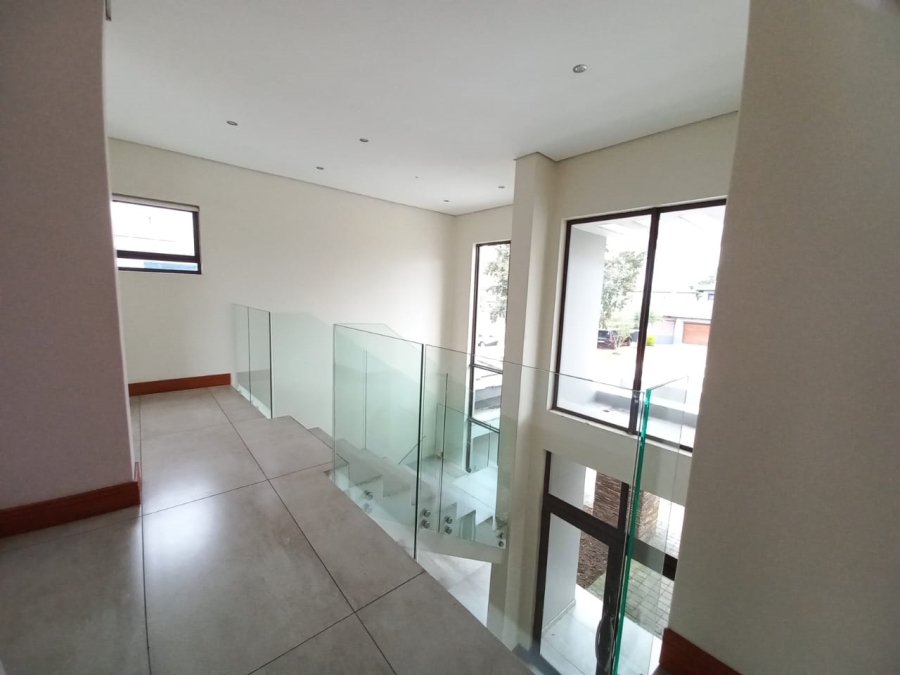 5 Bedroom Property for Sale in Helderwyk Gauteng