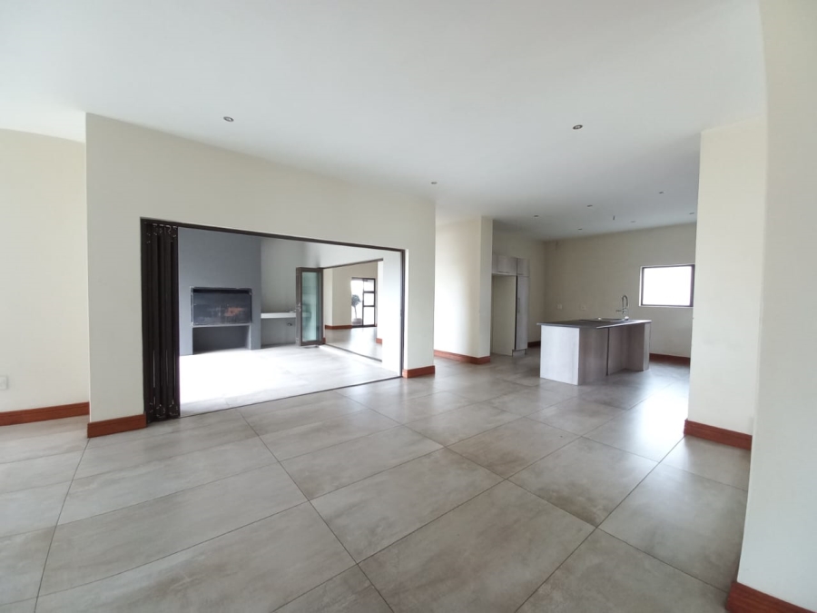 5 Bedroom Property for Sale in Helderwyk Gauteng