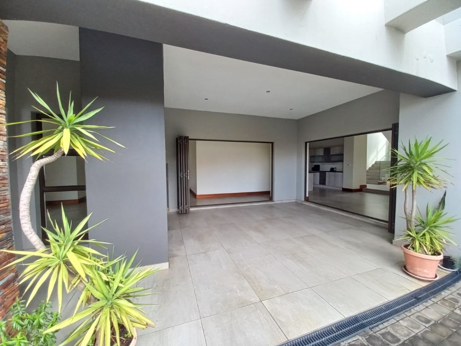 5 Bedroom Property for Sale in Helderwyk Gauteng