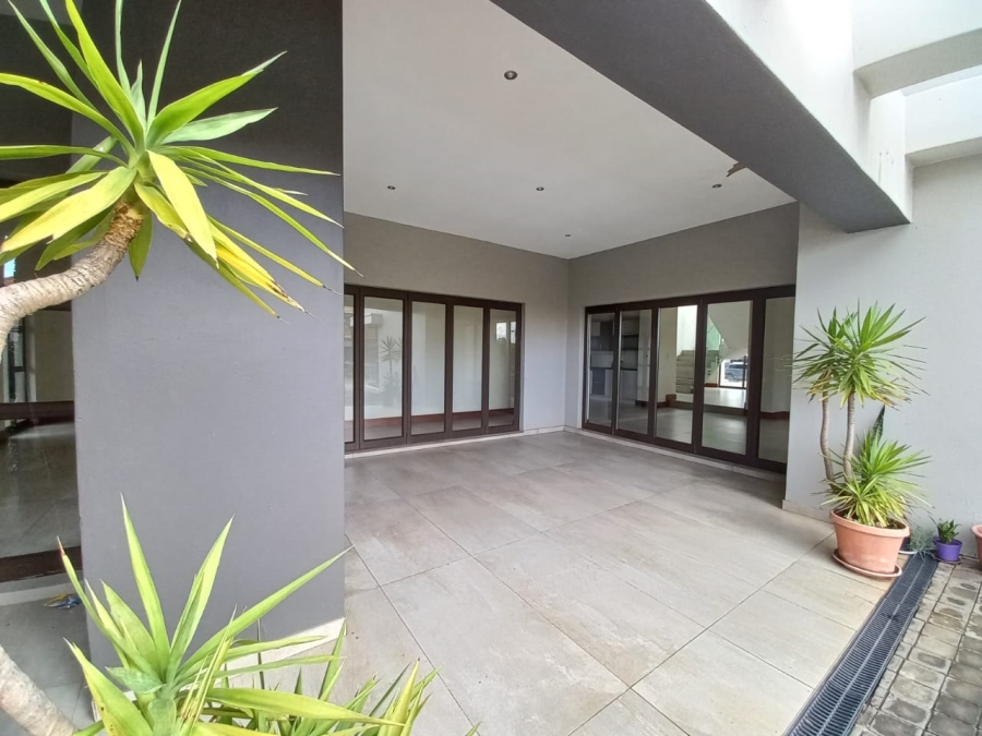 5 Bedroom Property for Sale in Helderwyk Gauteng