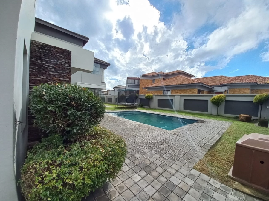 5 Bedroom Property for Sale in Helderwyk Gauteng