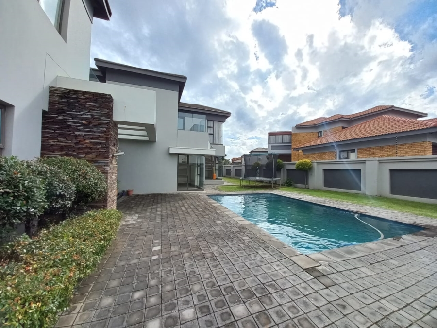 5 Bedroom Property for Sale in Helderwyk Gauteng