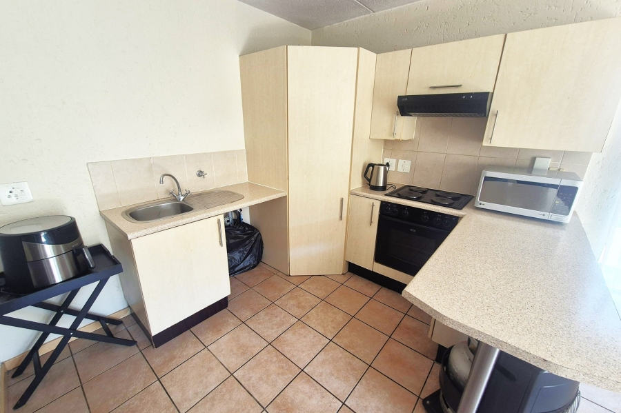To Let 2 Bedroom Property for Rent in Ferndale Gauteng