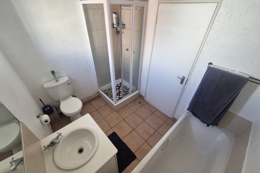 To Let 2 Bedroom Property for Rent in Ferndale Gauteng