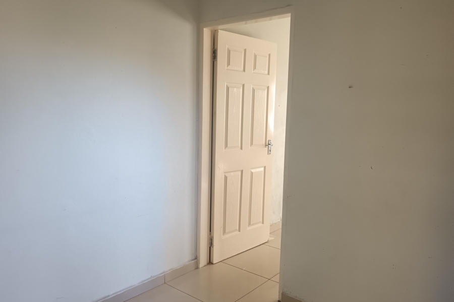 To Let 1 Bedroom Property for Rent in Diepkloof Gauteng