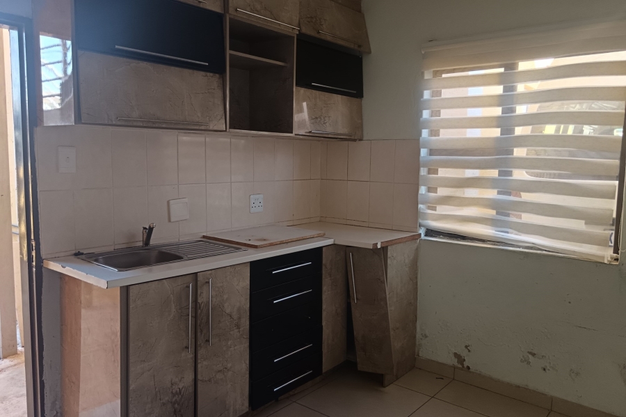 To Let 1 Bedroom Property for Rent in Diepkloof Gauteng
