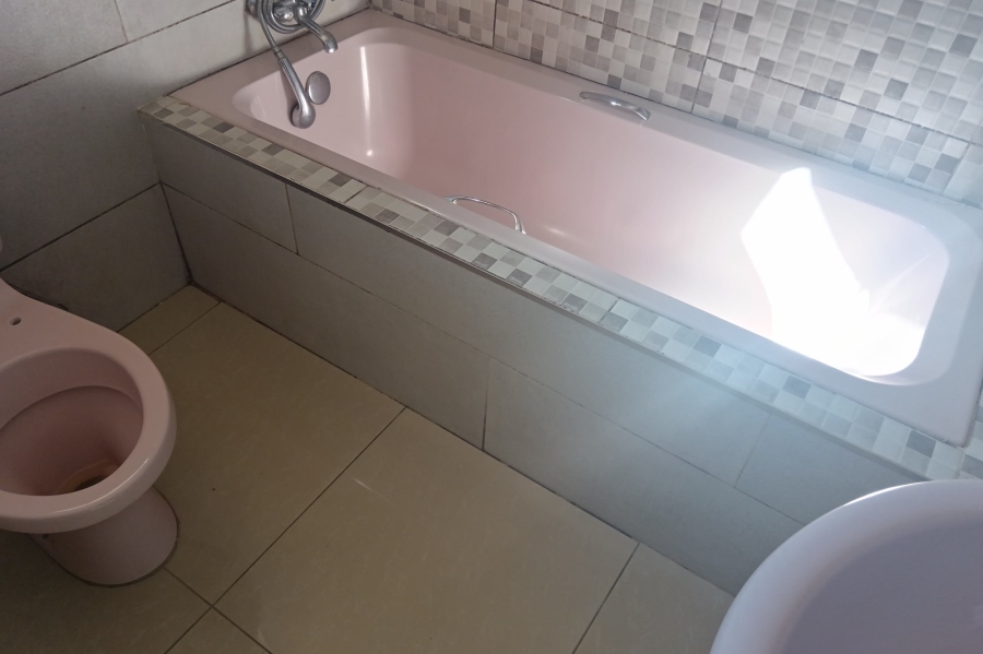 To Let 1 Bedroom Property for Rent in Diepkloof Gauteng