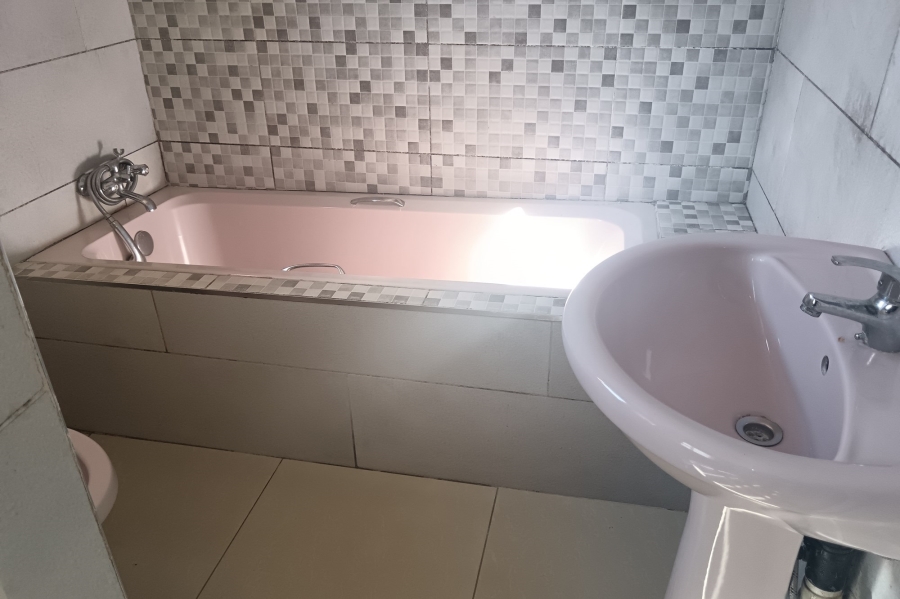 To Let 1 Bedroom Property for Rent in Diepkloof Gauteng