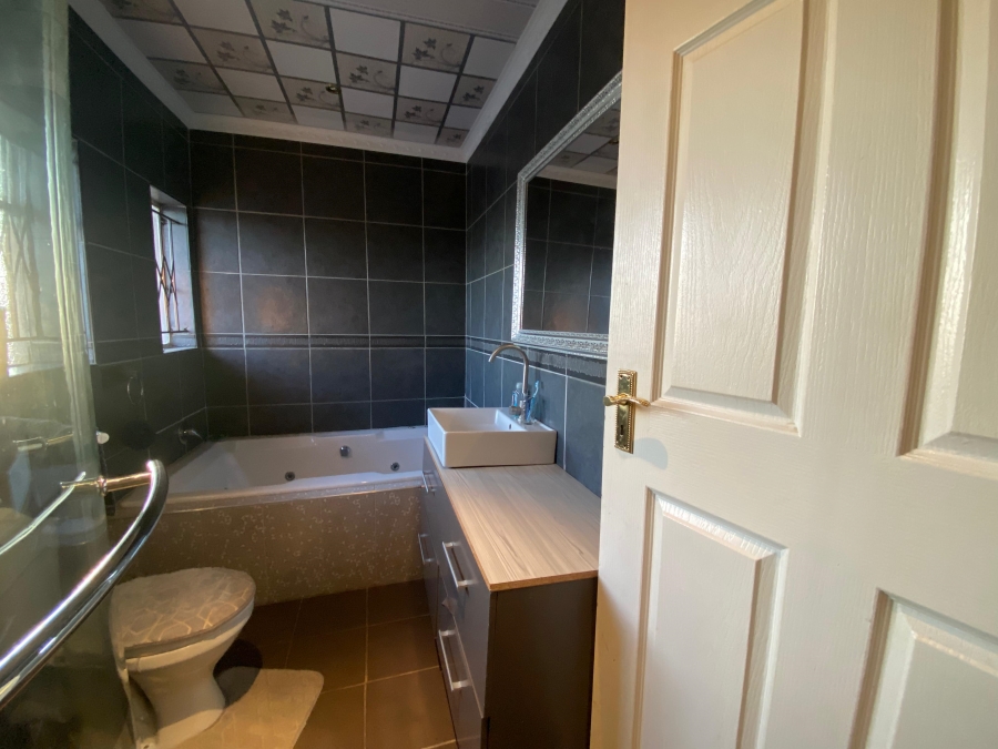 4 Bedroom Property for Sale in Eden Glen Gauteng