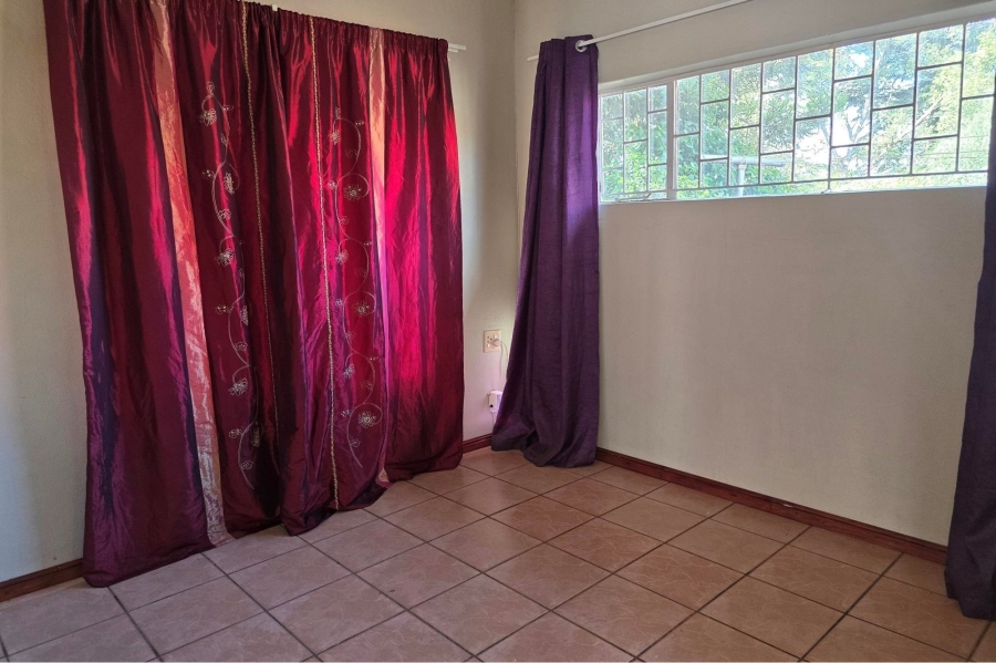 5 Bedroom Property for Sale in Lodeyko Gauteng