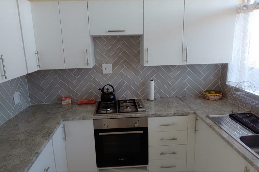 2 Bedroom Property for Sale in La Montagne Gauteng