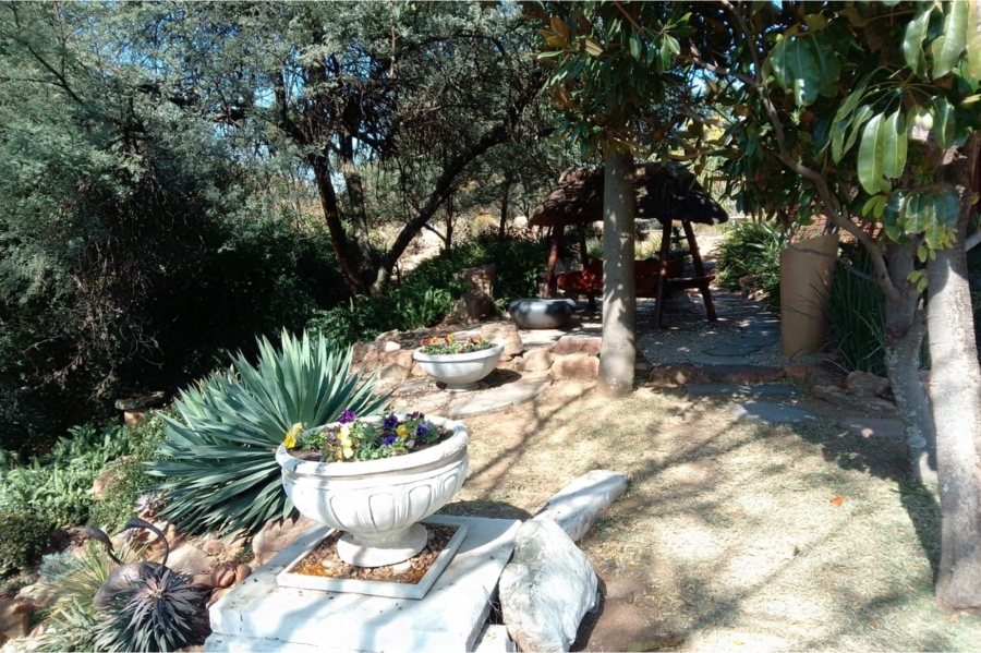 2 Bedroom Property for Sale in La Montagne Gauteng