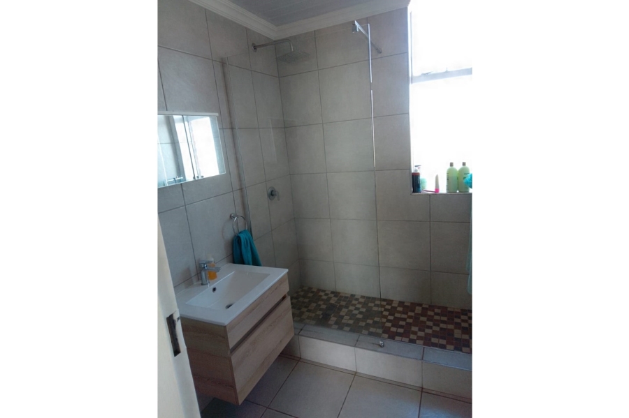 2 Bedroom Property for Sale in La Montagne Gauteng