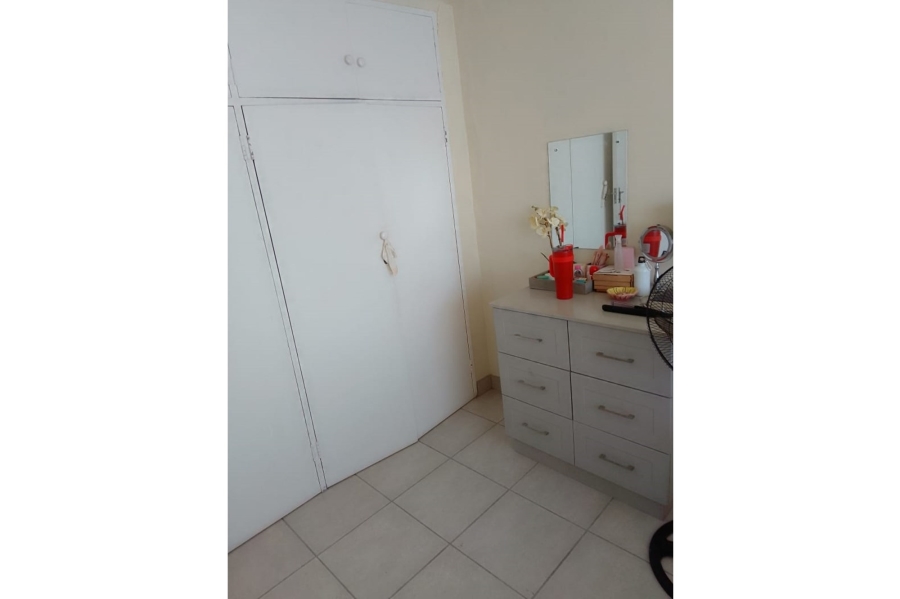 2 Bedroom Property for Sale in La Montagne Gauteng
