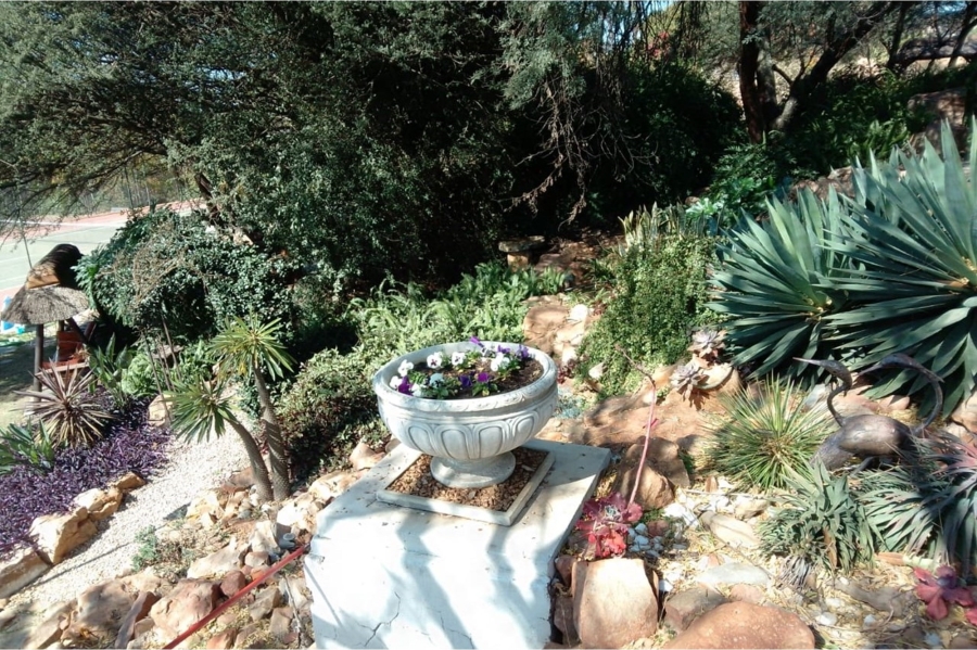 2 Bedroom Property for Sale in La Montagne Gauteng