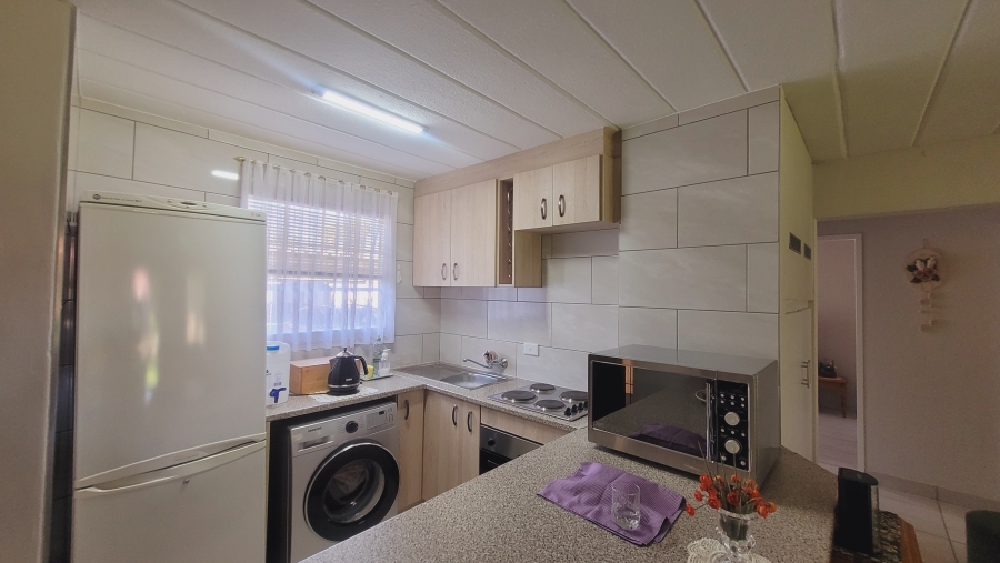 To Let 2 Bedroom Property for Rent in Verwoerdpark Gauteng