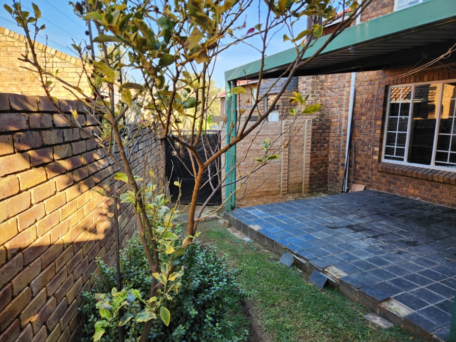 2 Bedroom Property for Sale in Van Riebeeck Park Gauteng