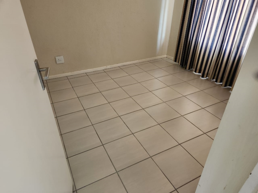 2 Bedroom Property for Sale in Van Riebeeck Park Gauteng