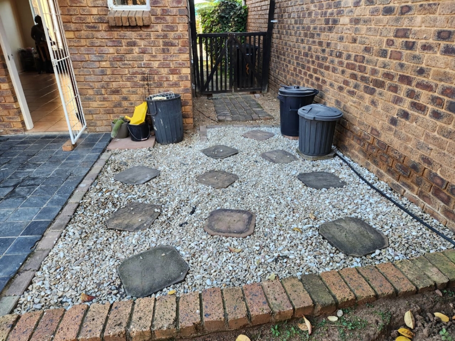 2 Bedroom Property for Sale in Van Riebeeck Park Gauteng