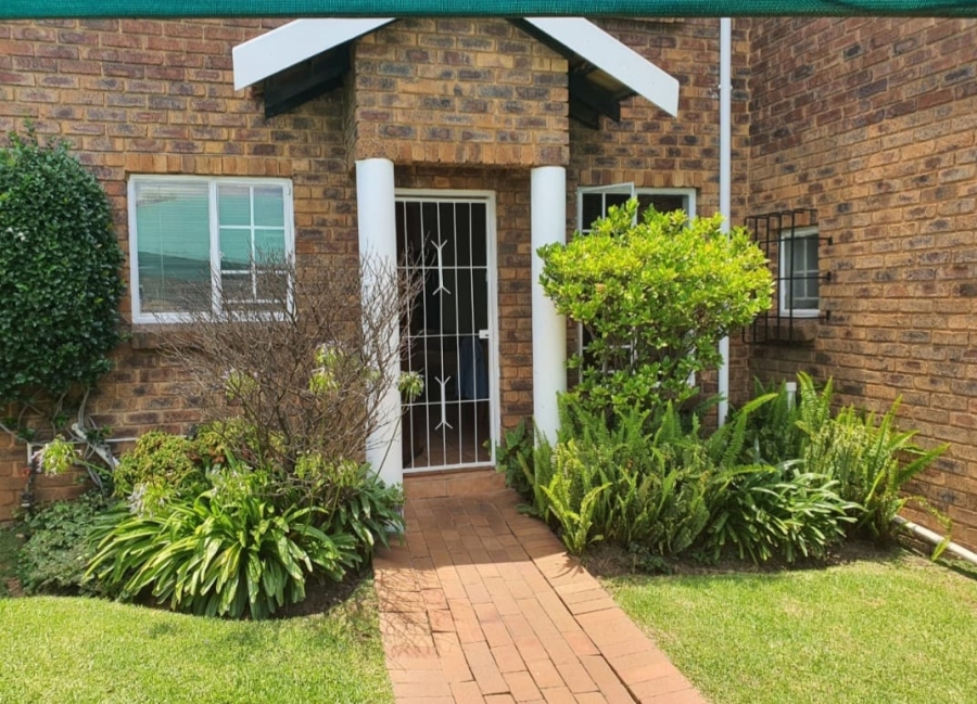 2 Bedroom Property for Sale in Van Riebeeck Park Gauteng