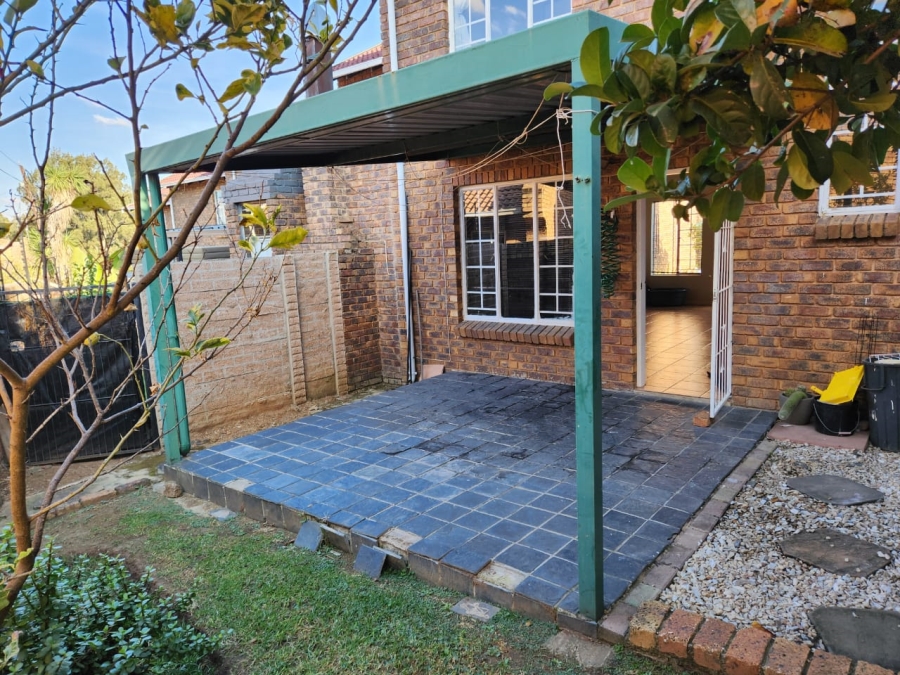 2 Bedroom Property for Sale in Van Riebeeck Park Gauteng