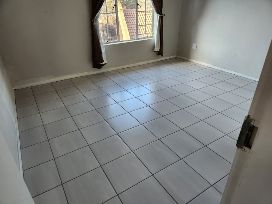 2 Bedroom Property for Sale in Van Riebeeck Park Gauteng