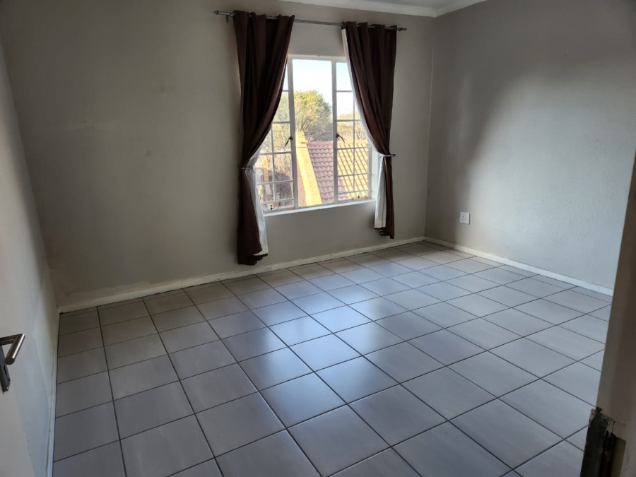 2 Bedroom Property for Sale in Van Riebeeck Park Gauteng
