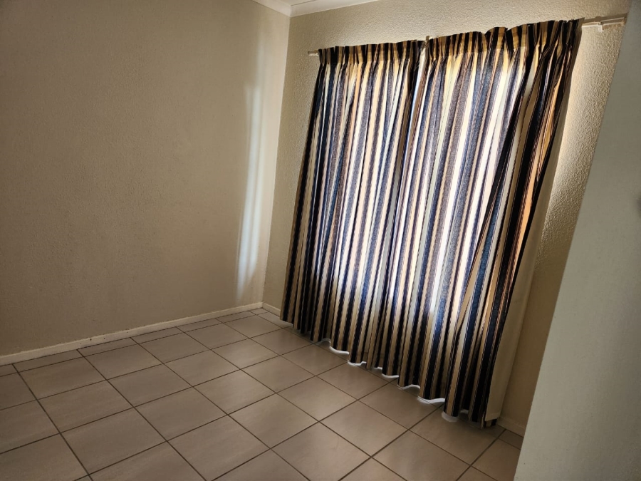 2 Bedroom Property for Sale in Van Riebeeck Park Gauteng