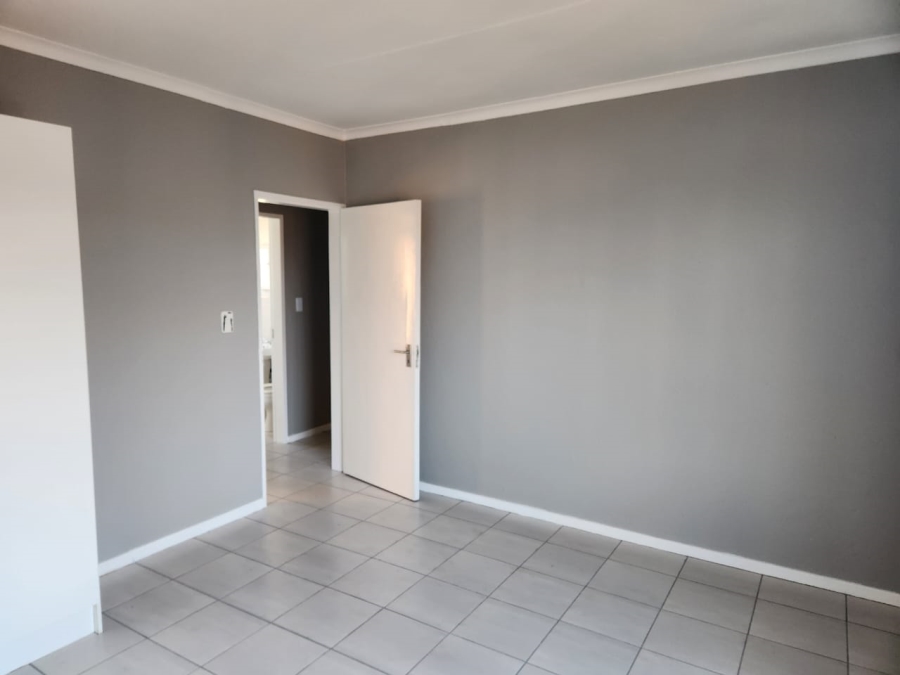 2 Bedroom Property for Sale in Van Riebeeck Park Gauteng