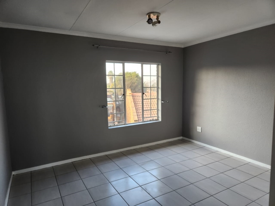 2 Bedroom Property for Sale in Van Riebeeck Park Gauteng