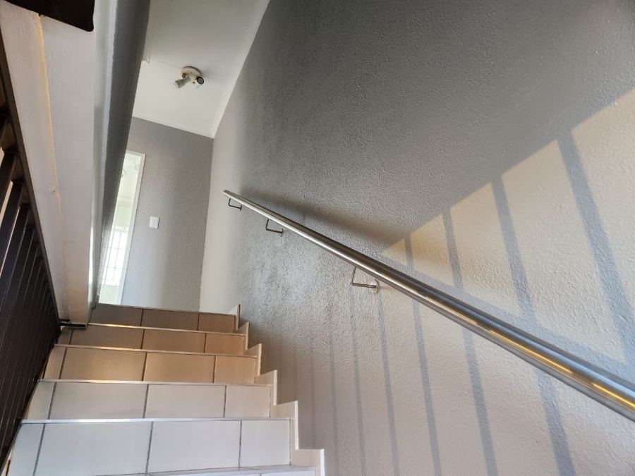 2 Bedroom Property for Sale in Van Riebeeck Park Gauteng