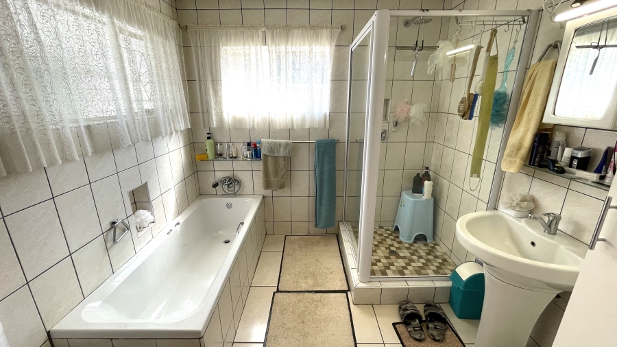 3 Bedroom Property for Sale in Lyttelton Manor Gauteng