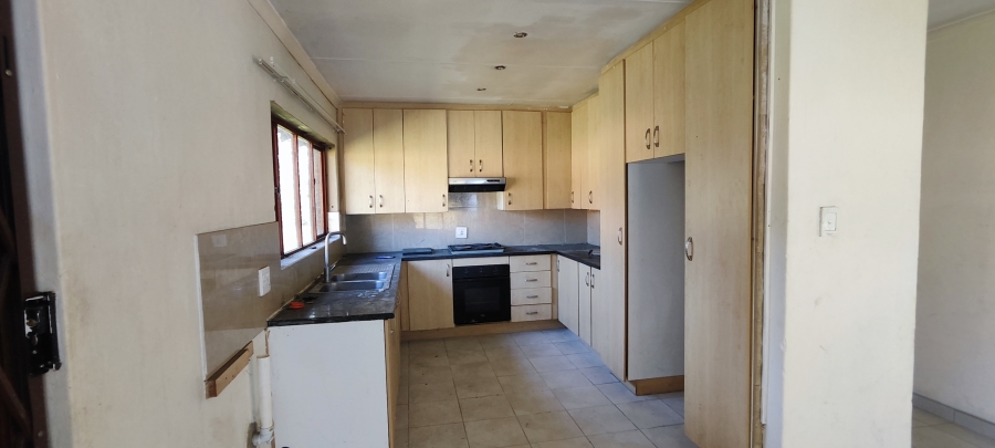 To Let 2 Bedroom Property for Rent in Austinview Gauteng