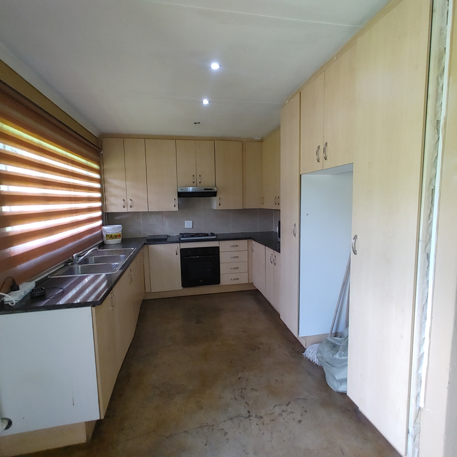 To Let 2 Bedroom Property for Rent in Austinview Gauteng