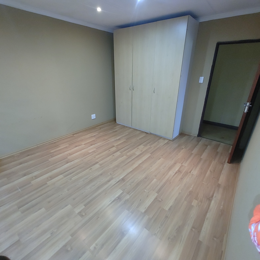 To Let 2 Bedroom Property for Rent in Austinview Gauteng