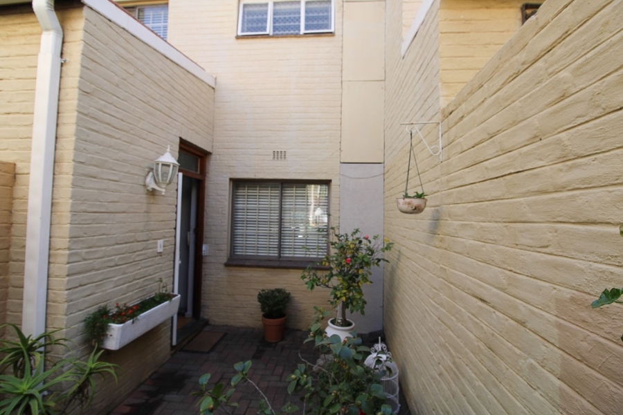 2 Bedroom Property for Sale in River Club Gauteng