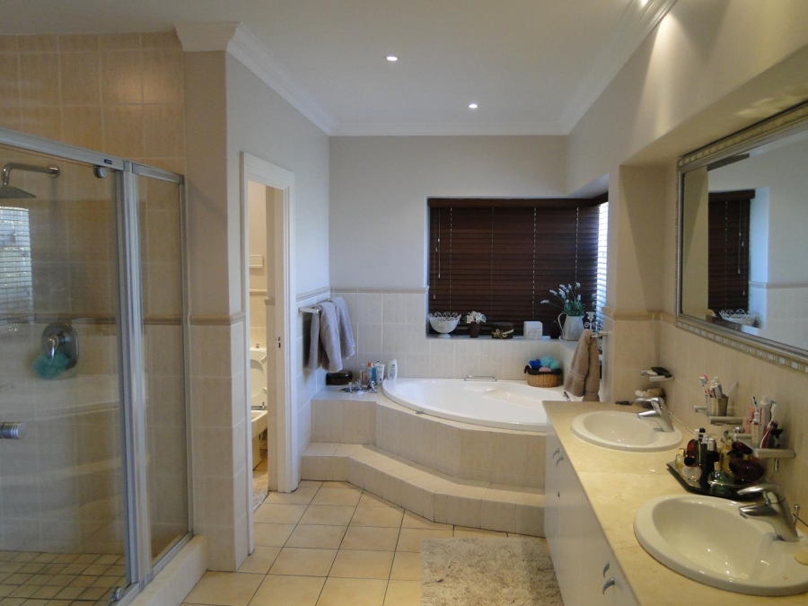 To Let 3 Bedroom Property for Rent in Dainfern Golf Estate Gauteng