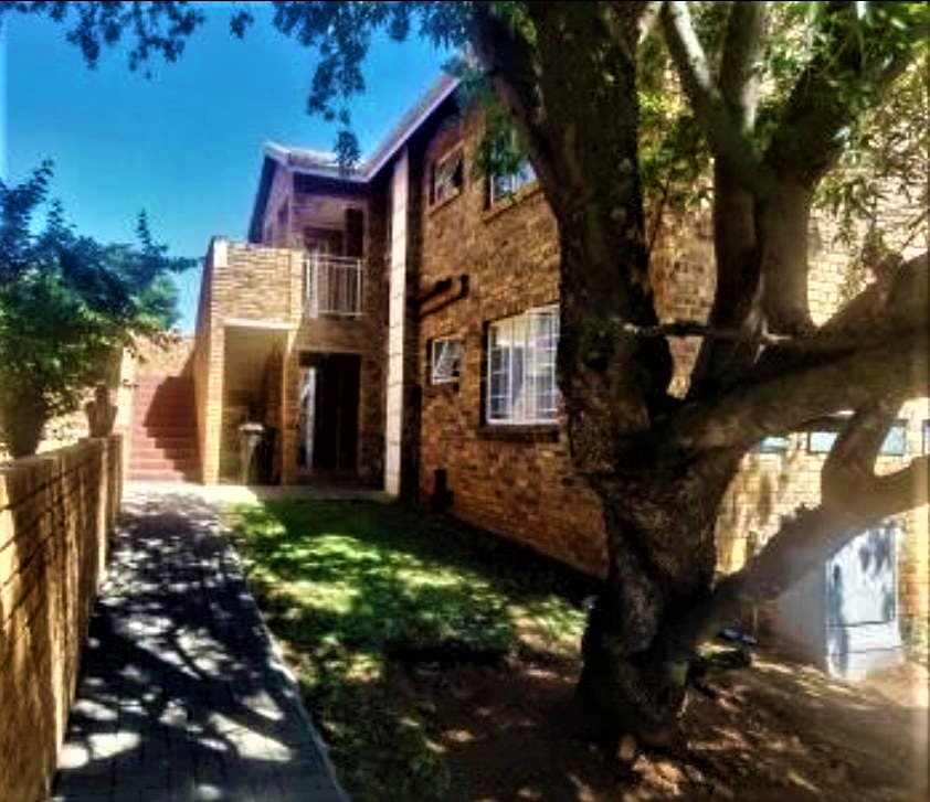 2 Bedroom Property for Sale in Highveld Gauteng