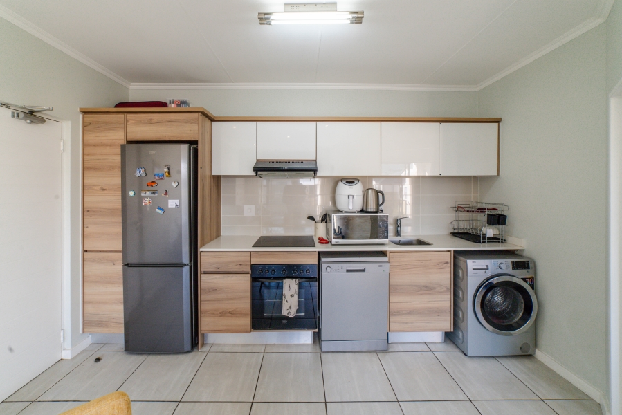 1 Bedroom Property for Sale in Waterfall Gauteng