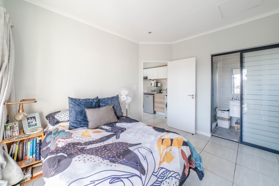 1 Bedroom Property for Sale in Waterfall Gauteng