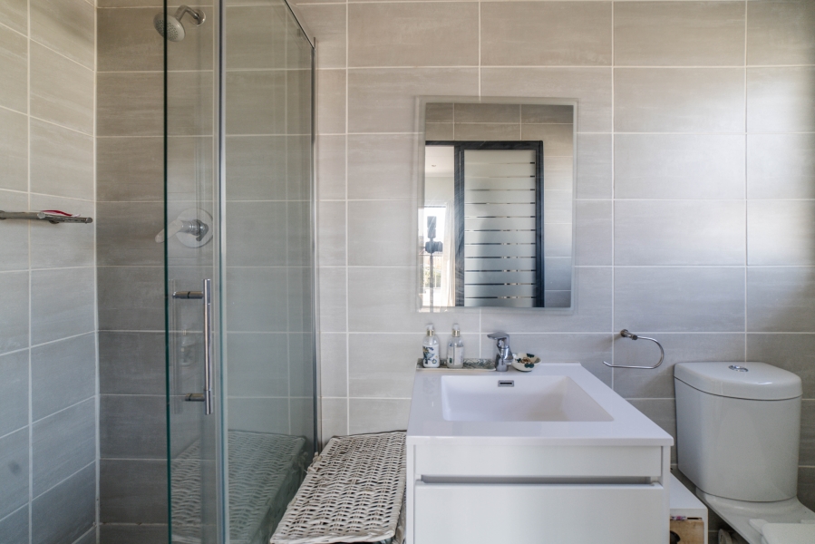 1 Bedroom Property for Sale in Waterfall Gauteng