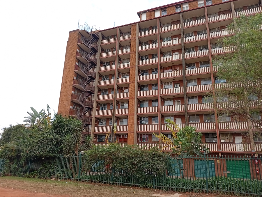 2 Bedroom Property for Sale in Weavind Park Gauteng
