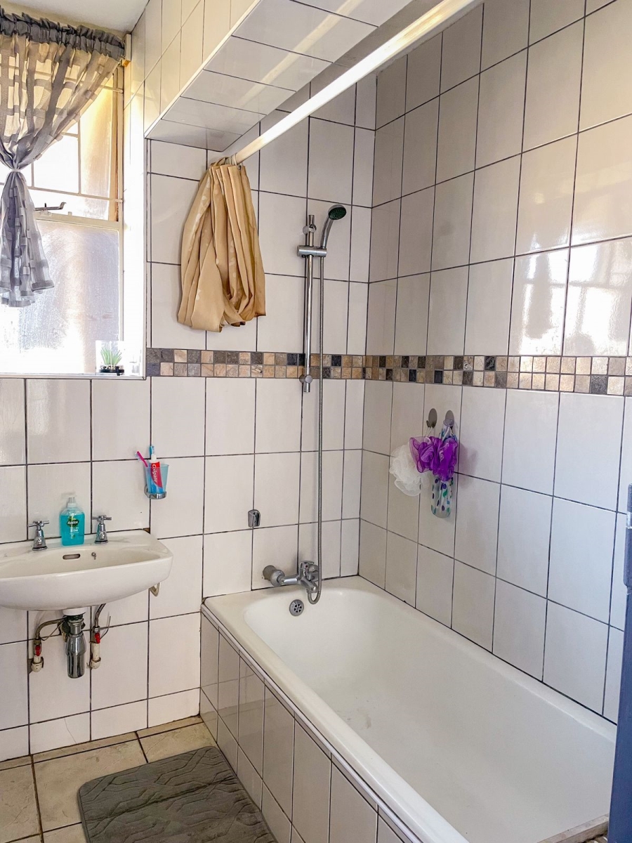 2 Bedroom Property for Sale in Weavind Park Gauteng