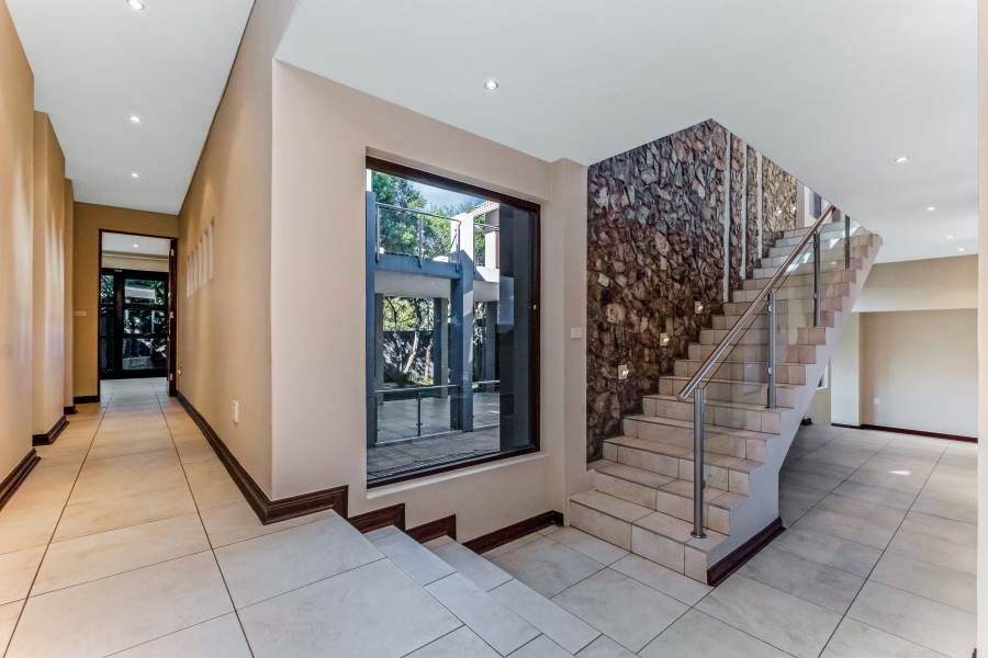 To Let 5 Bedroom Property for Rent in Benmore Gardens Gauteng